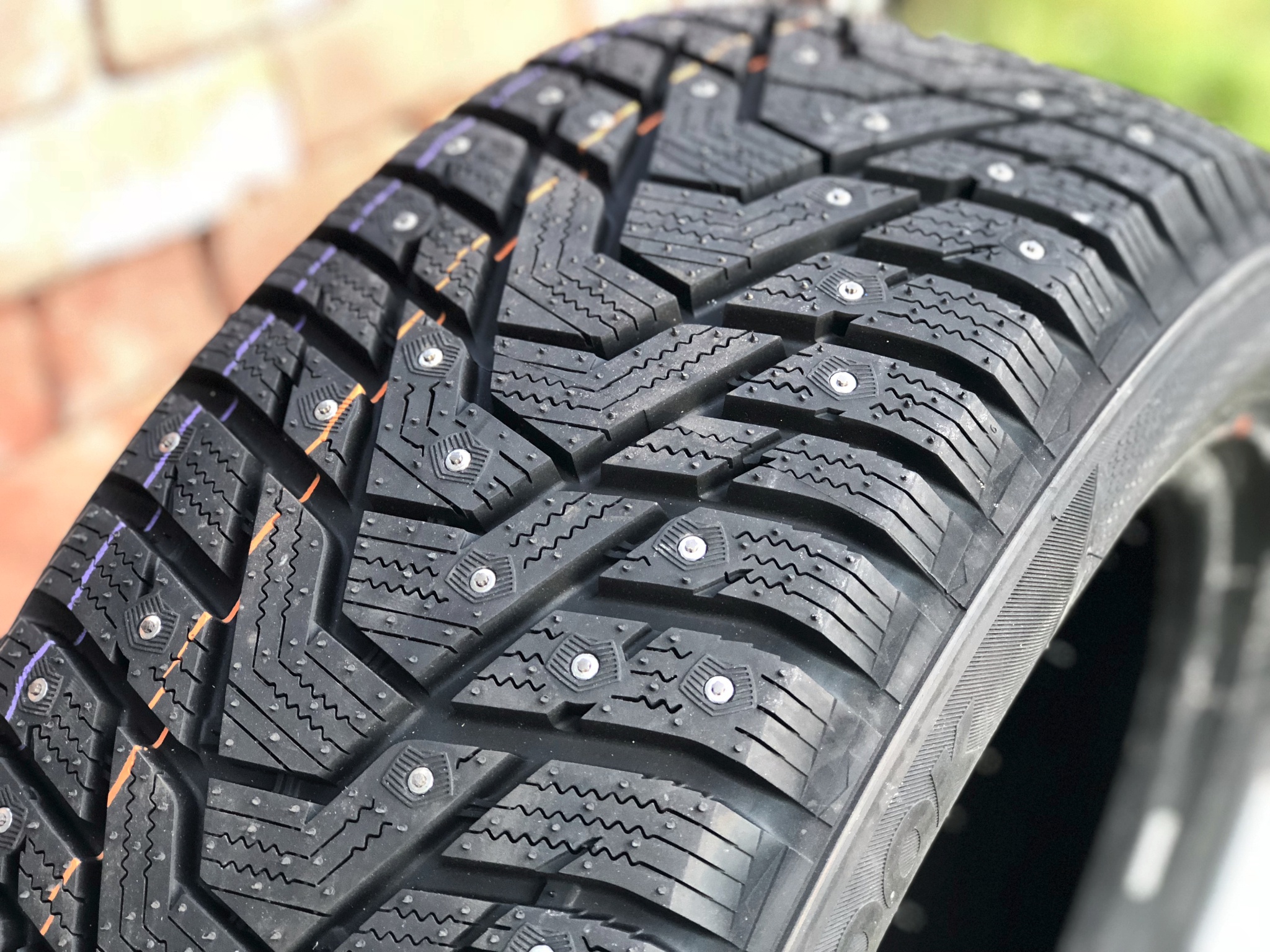 Hankook Winter i*Pike X W429A